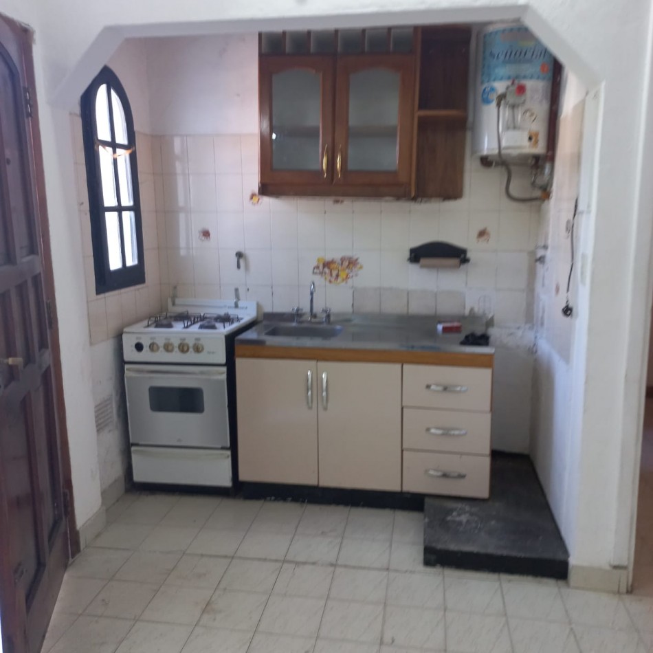 ALQUILER PH 2 AMBIENTES CIUDAD EVITA