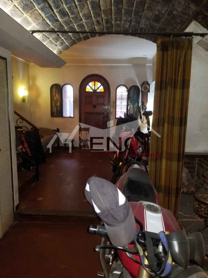 VENTA CASA 6 AMBIENTES VILLA PUEYRREDON