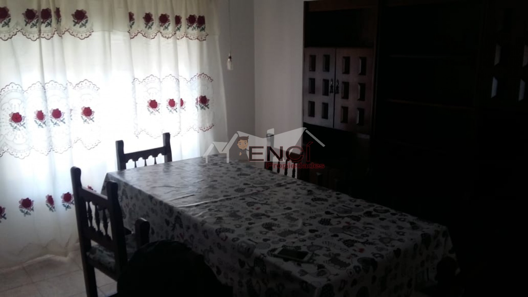 VENTA CASA 5 AMBIENTES Necochea