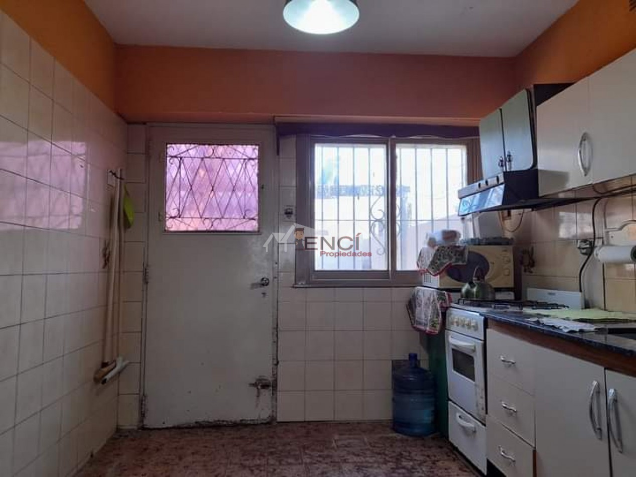 OPORTUNIDAD VENTA CASA 3 AMBIENTES A REFACCIONAR CON DEPARTAMENTO