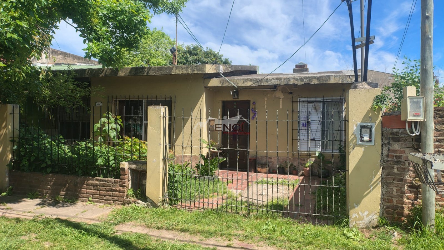 OPORTUNIDAD VENTA CASA 3 AMBIENTES A REFACCIONAR CON DEPARTAMENTO