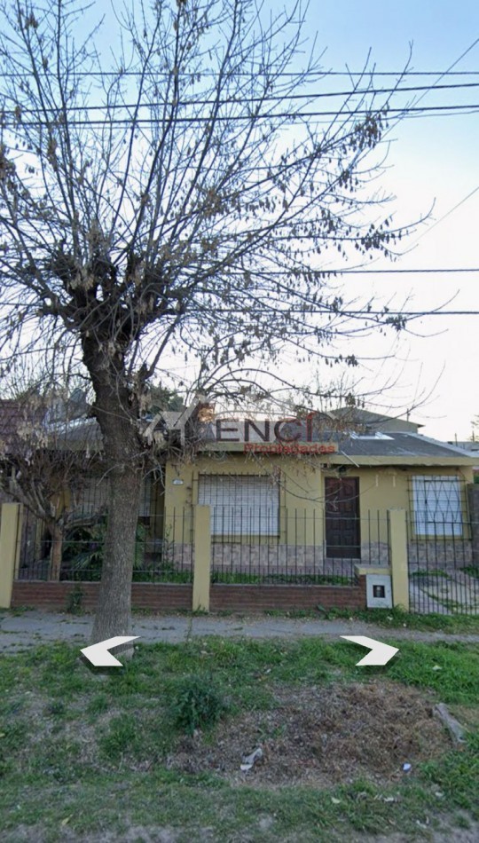 VENTA CASA 3 AMBIENTES A REFACCIONAR CON DEPARTAMENTO