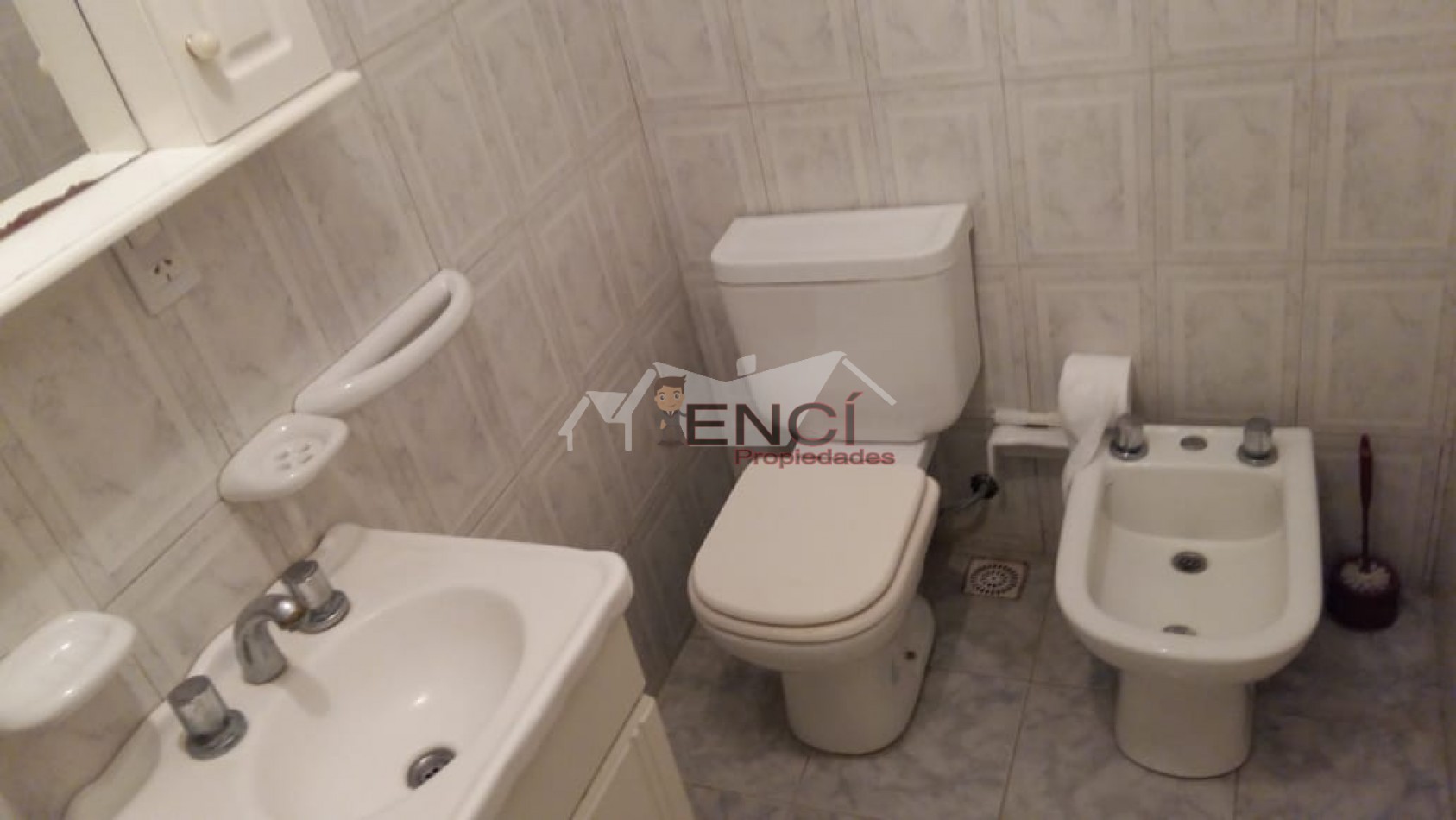 VENTA CASA 5 AMBIENTES Necochea