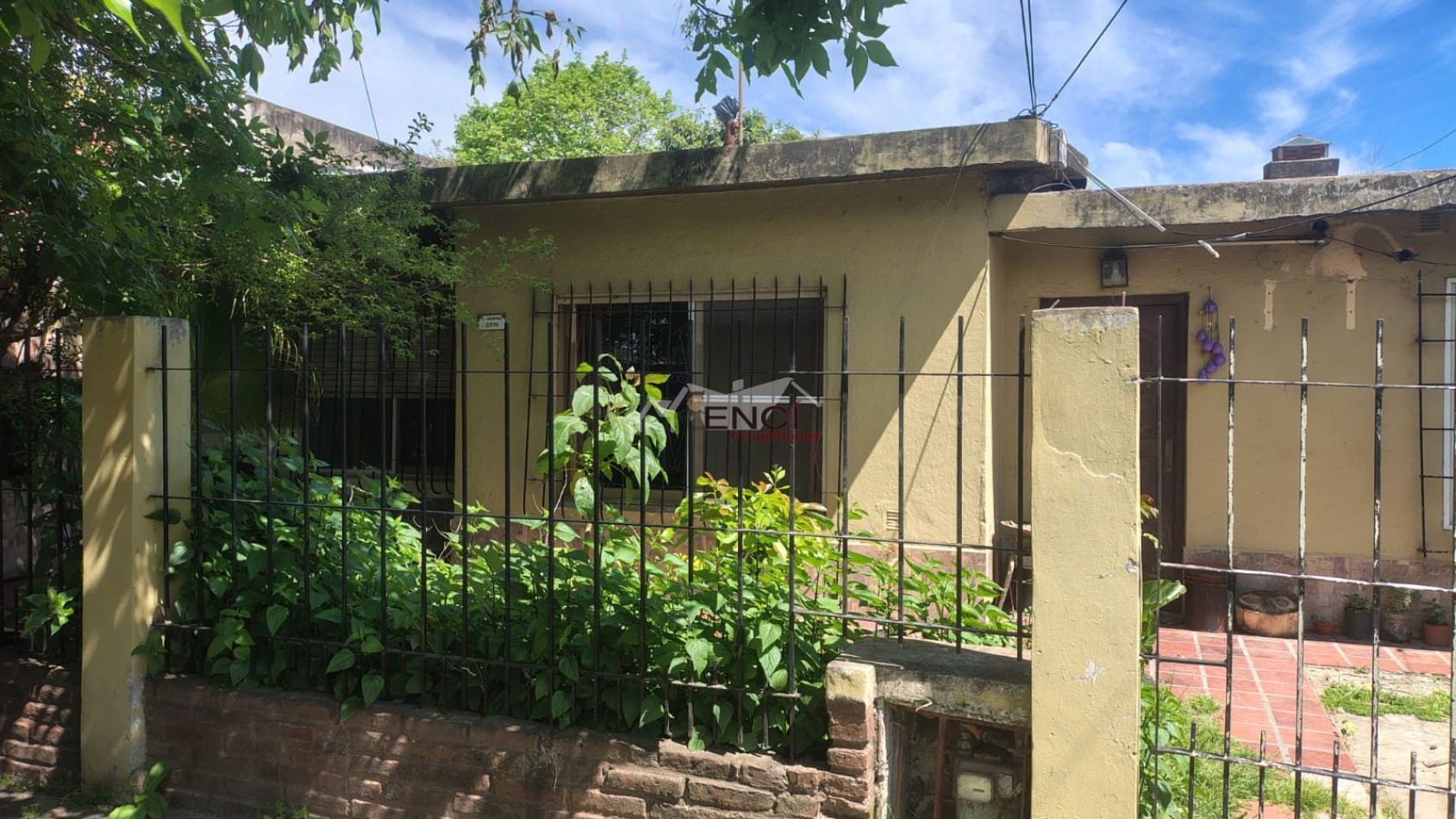 OPORTUNIDAD VENTA CASA 3 AMBIENTES A REFACCIONAR CON DEPARTAMENTO