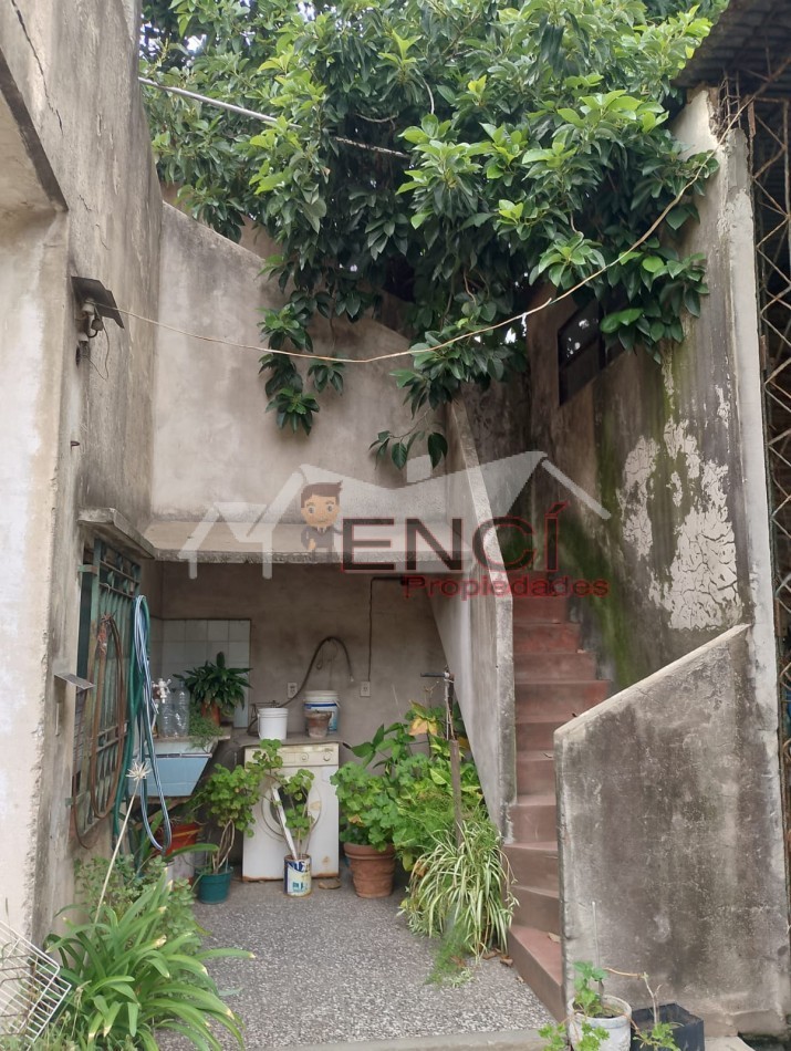 Terreno con Casa 8 ambientes VENTA Villa Lugano