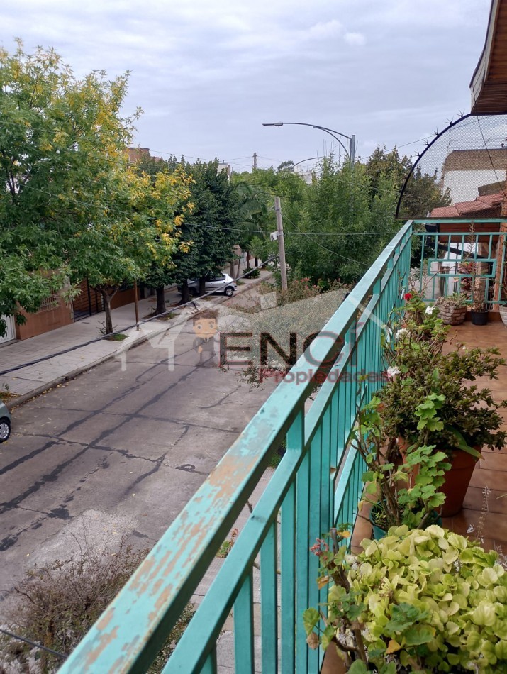 Terreno con Casa 8 ambientes VENTA Villa Lugano