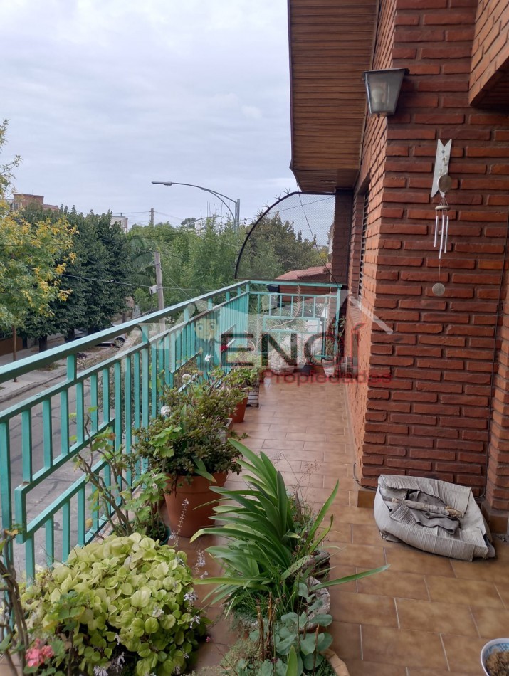 Terreno con Casa 8 ambientes VENTA Villa Lugano