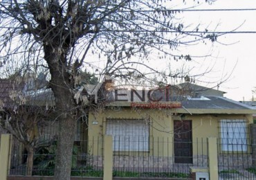 VENTA CASA 3 AMBIENTES A REFACCIONAR CON DEPARTAMENTO
